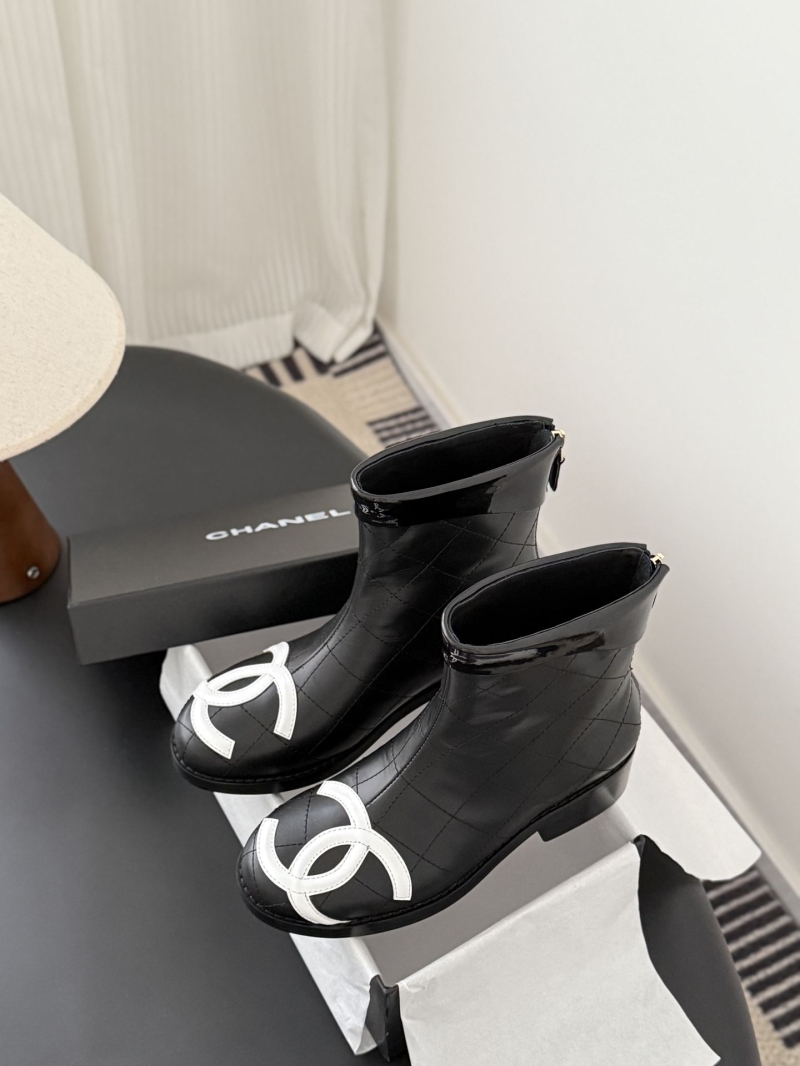 Ch**el boots